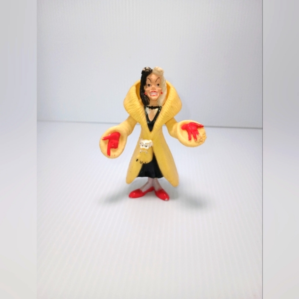 Disney's Cruella DeVille 101 Dalmatians. Action Figure. McDonald's Toy. 3 7/8 in